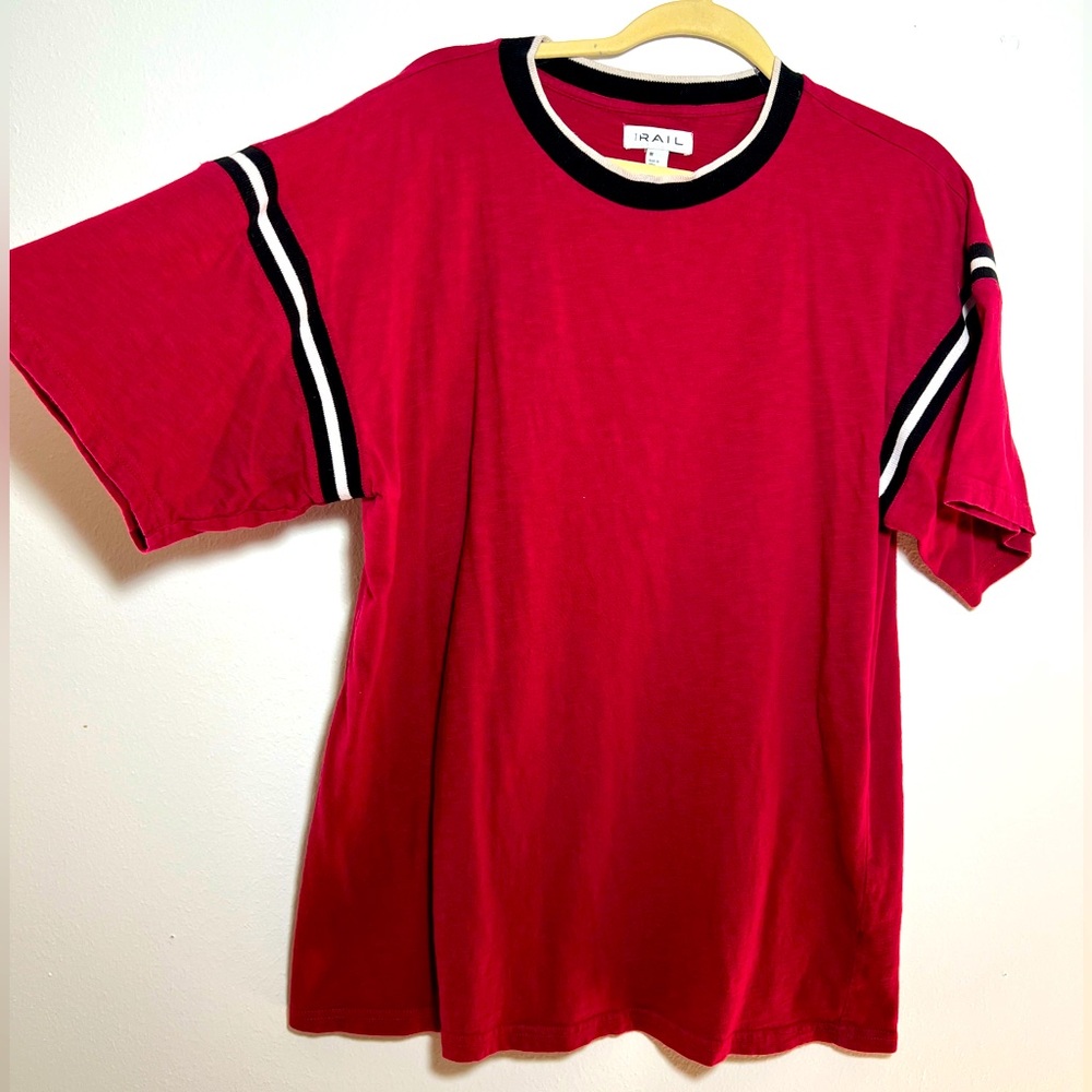 Red Rail Men’s short sleeve shirt with shoulder and collar details size medium